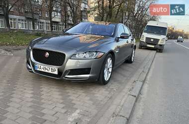 Седан Jaguar XF 2016 в Киеве