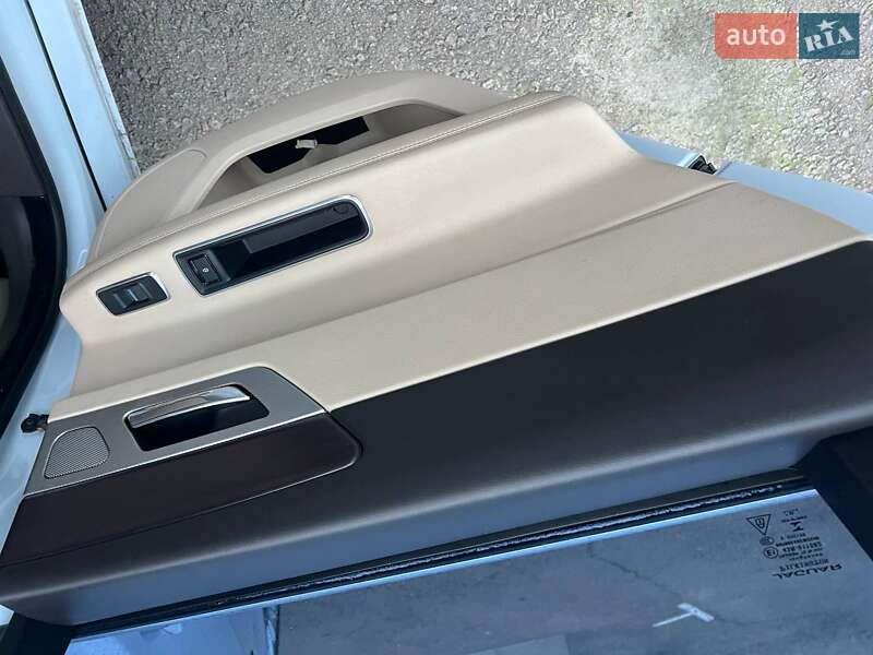 Седан Jaguar XF 2015 в Киеве