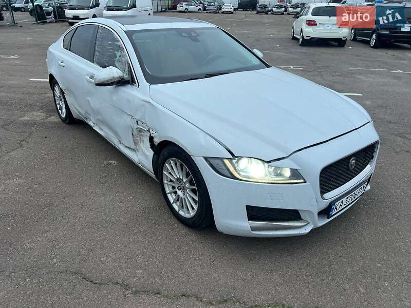 Jaguar XF 2015