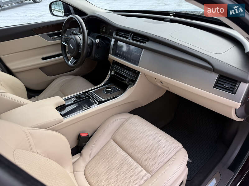 Седан Jaguar XF 2019 в Харкові