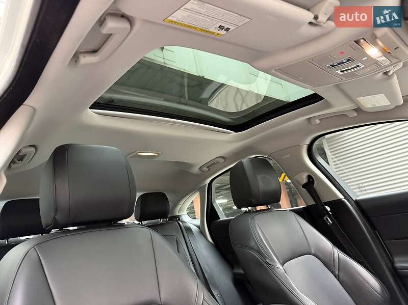 Седан Jaguar XF 2017 в Киеве фото 14 Седан Jaguar XF 2017 в Киеве