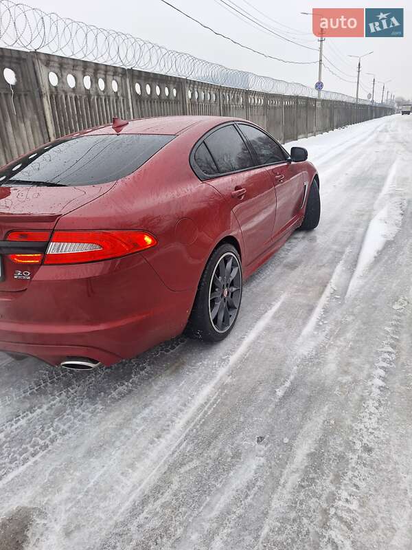 Седан Jaguar XF 2015 в Борисполе