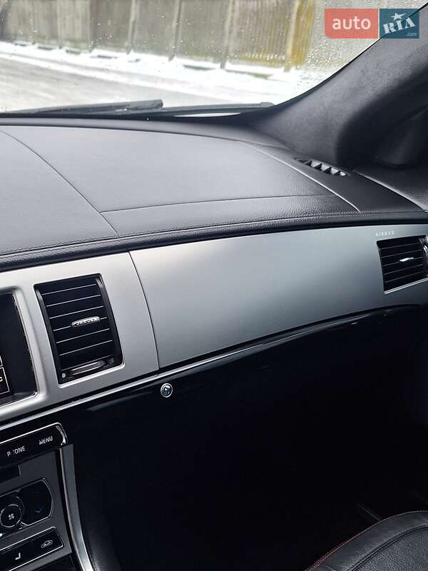 Седан Jaguar XF 2015 в Борисполе