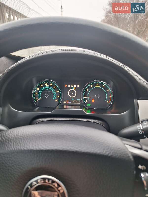 Седан Jaguar XF 2015 в Борисполе