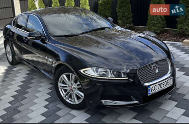 Седан Jaguar XF 2015 в Львові