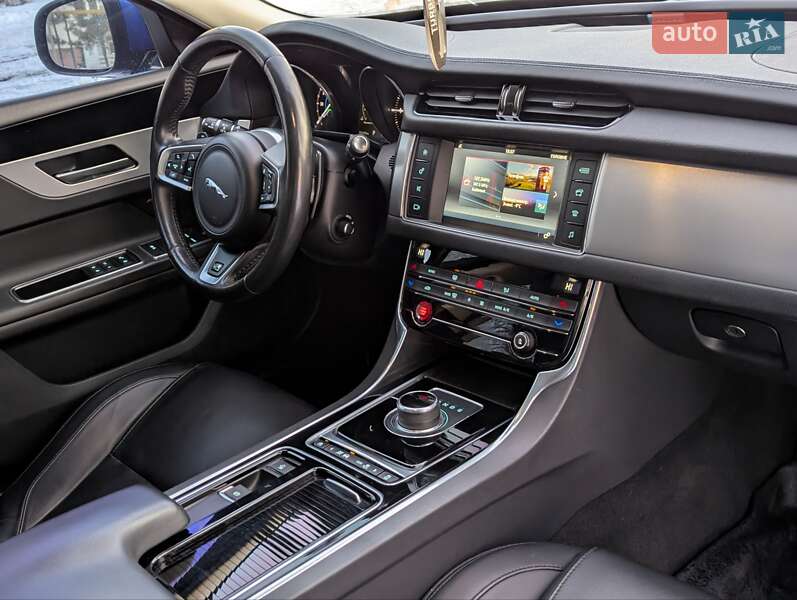 Седан Jaguar XF 2016 в Млинове фото 23 Седан Jaguar XF 2016 в Млинове