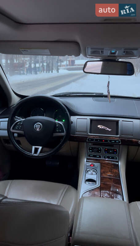 Седан Jaguar XF 2013 в Киеве
