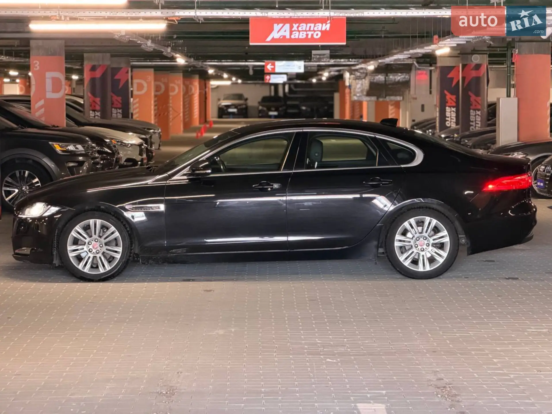 2016 Jaguar XF - мініатюра 8