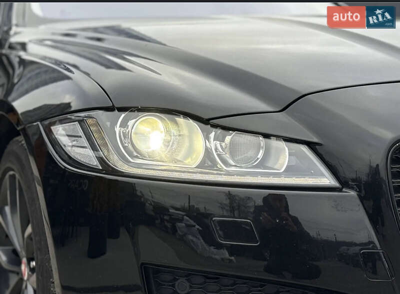 Седан Jaguar XF 2016 в Киеве