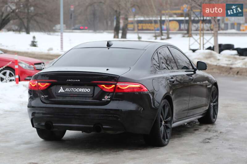 Седан Jaguar XF 2015 в Киеве