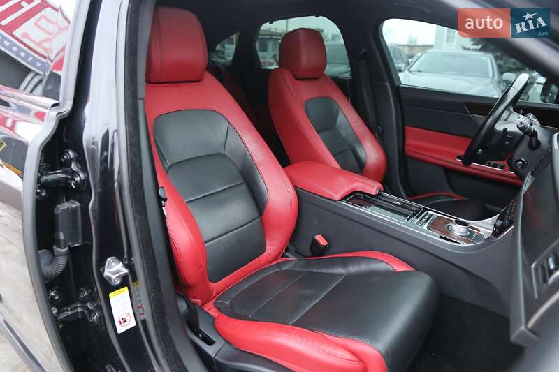 Седан Jaguar XF 2015 в Киеве
