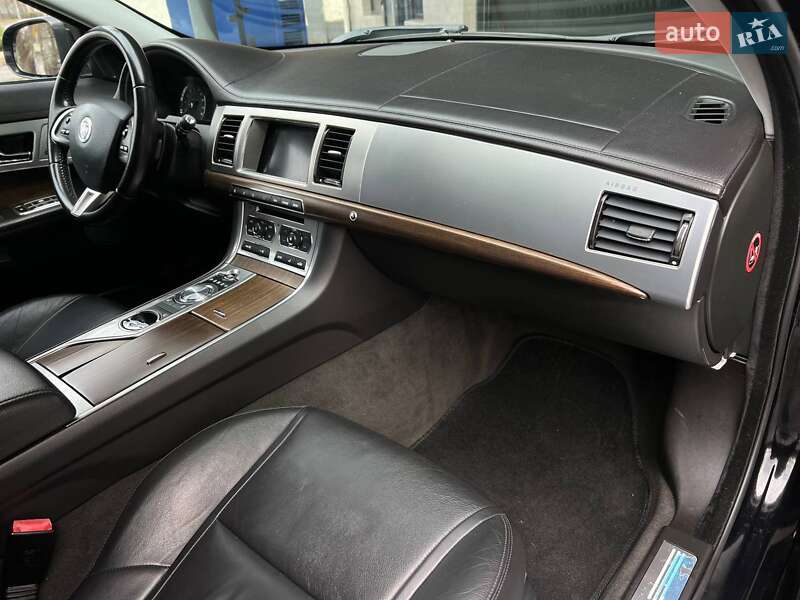 Седан Jaguar XF 2013 в Одессе фото 18 Седан Jaguar XF 2013 в Одессе