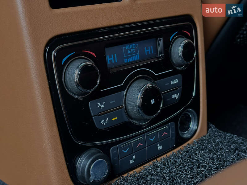 Седан Jaguar XF 2016 в Киеве