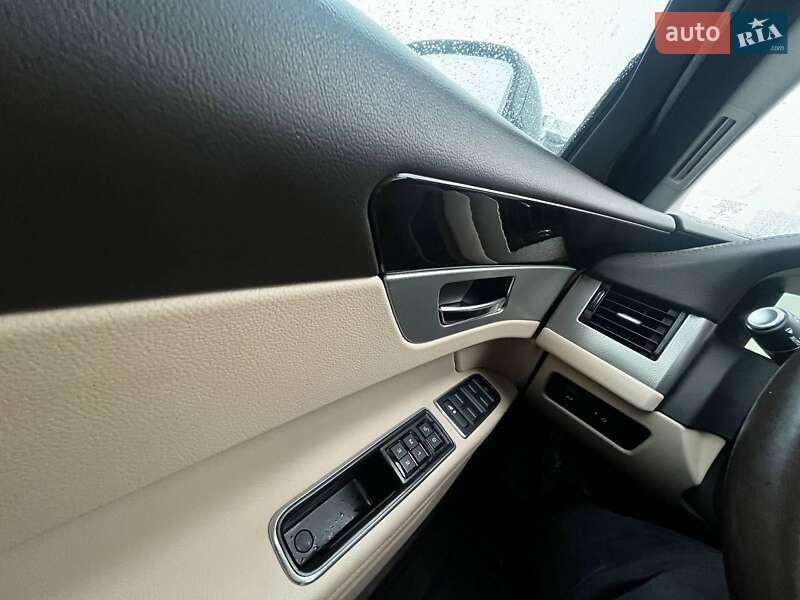 Седан Jaguar XF 2016 в Киеве фото 24 Седан Jaguar XF 2016 в Киеве