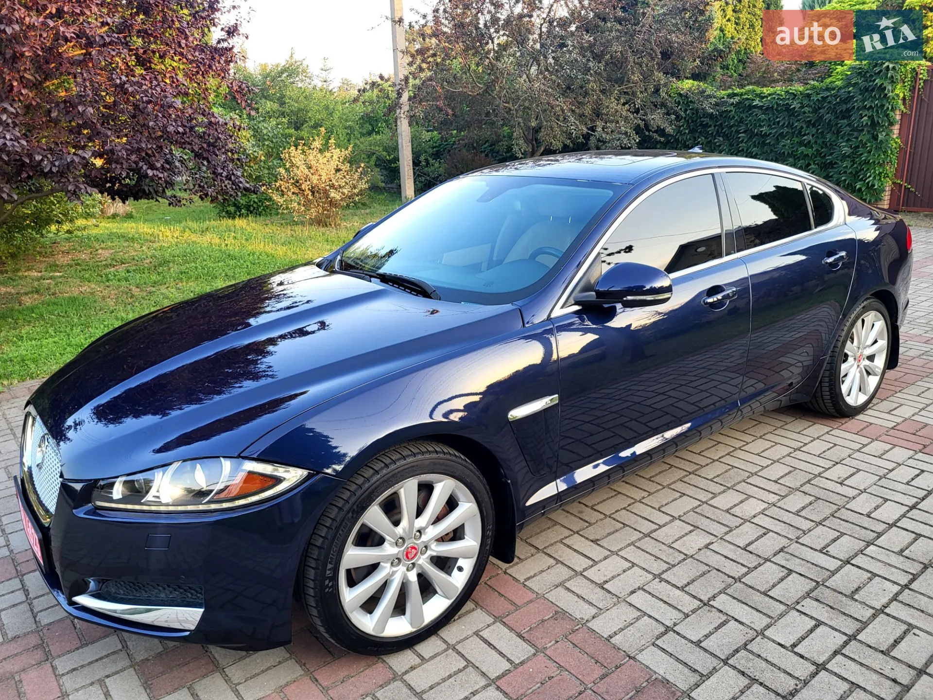 2013 Jaguar XF - мініатюра 3