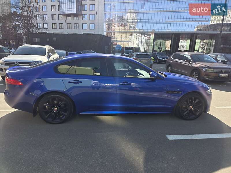 Седан Jaguar XF 2017 в Киеве