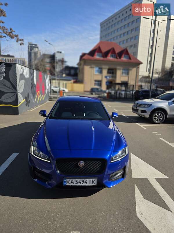 Седан Jaguar XF 2017 в Киеве