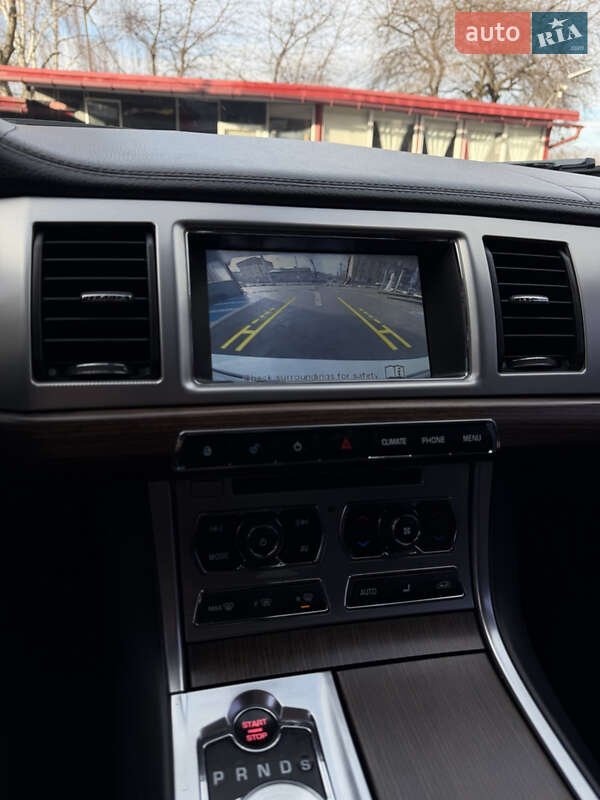 Седан Jaguar XF 2013 в Львове