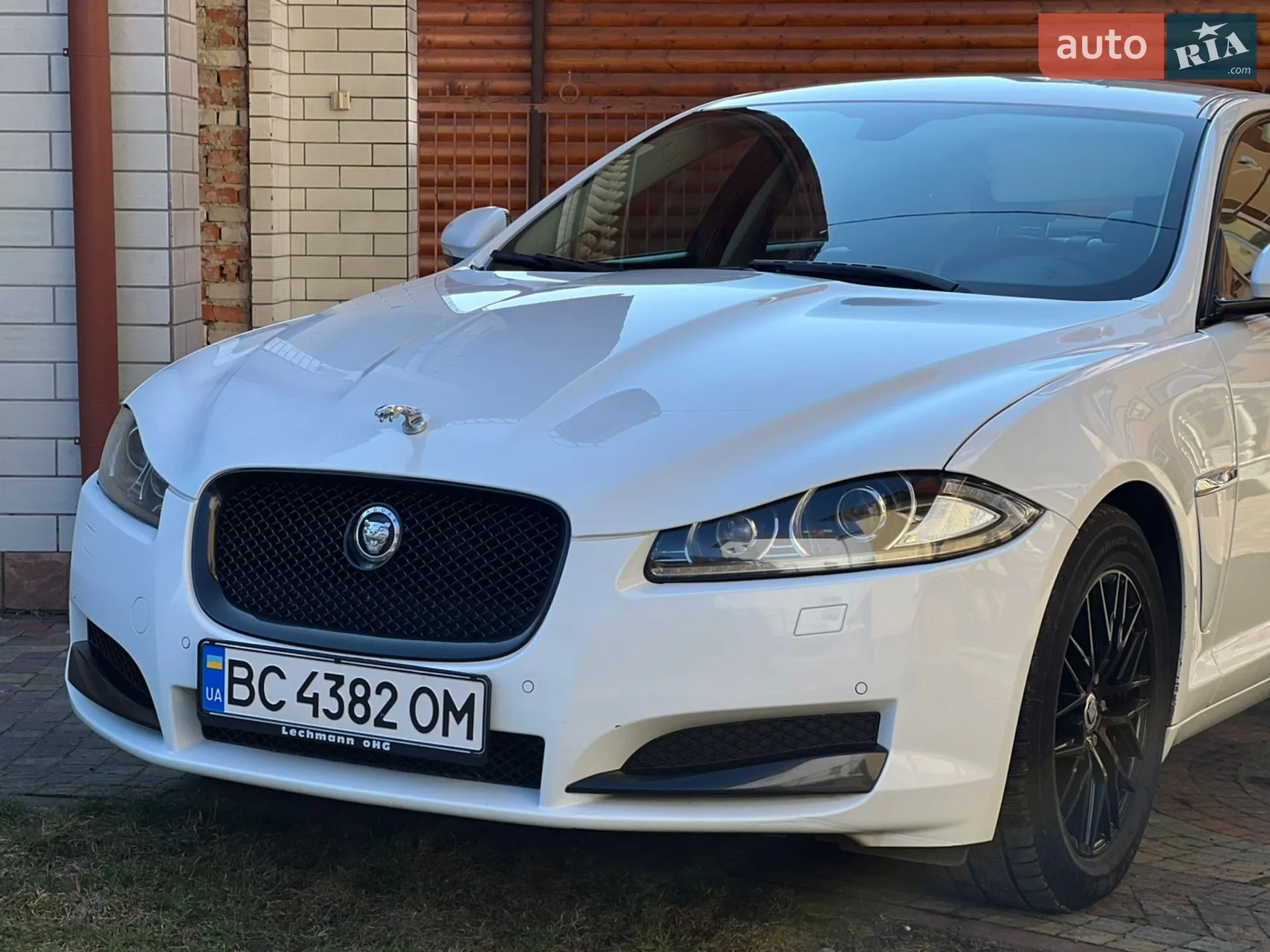 2012 Jaguar XF - мініатюра 15