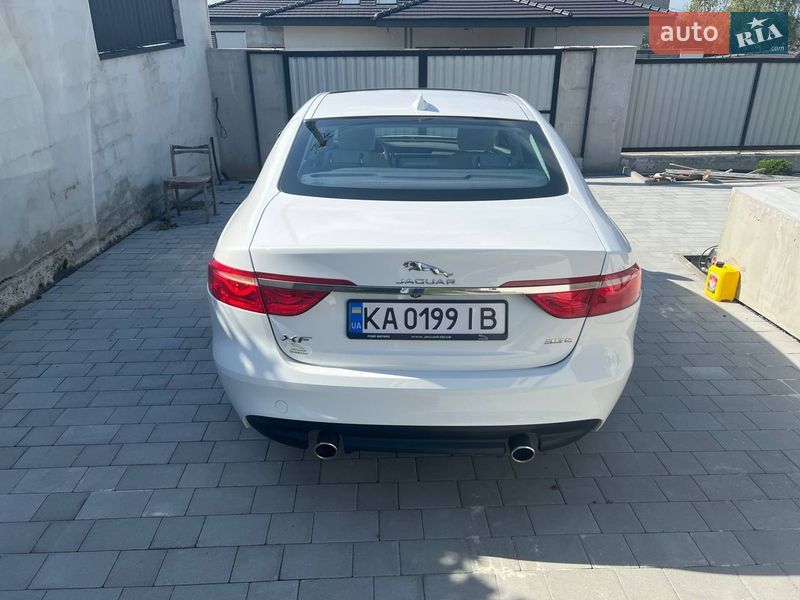 Седан Jaguar XF 2017 в Ужгороде