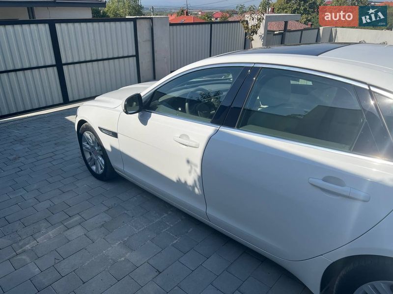Седан Jaguar XF 2017 в Ужгороде