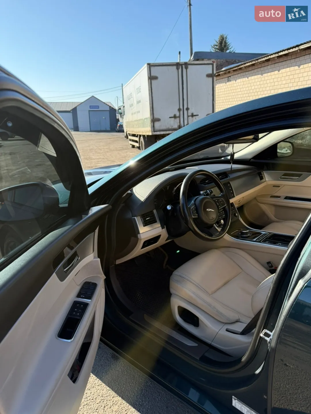 2016 Jaguar XF - мініатюра 32