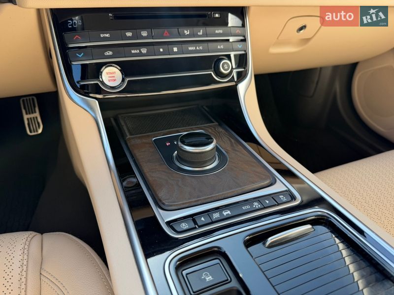 Седан Jaguar XF 2019 в Харкові