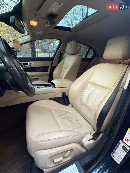 Седан Jaguar XF 2013 в Києві