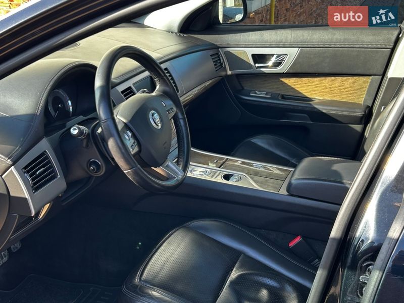 Седан Jaguar XF 2008 в Нежине