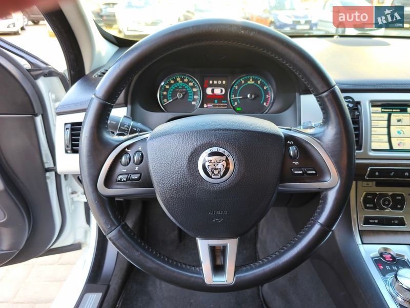 Седан Jaguar XF 2013 в Днепре