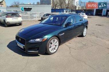 Седан Jaguar XF 2016 в Киеве