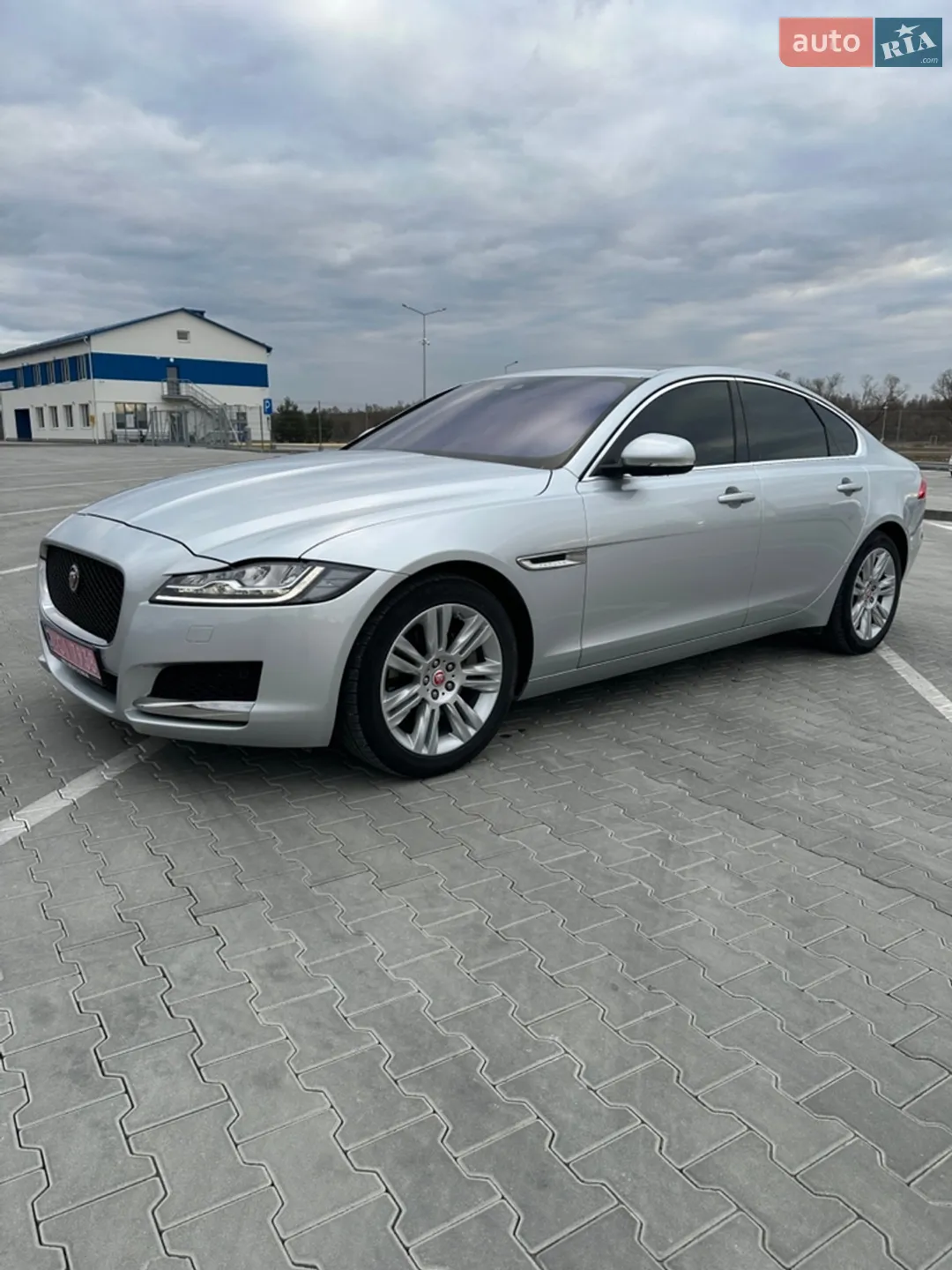 2016 Jaguar XF - мініатюра 4