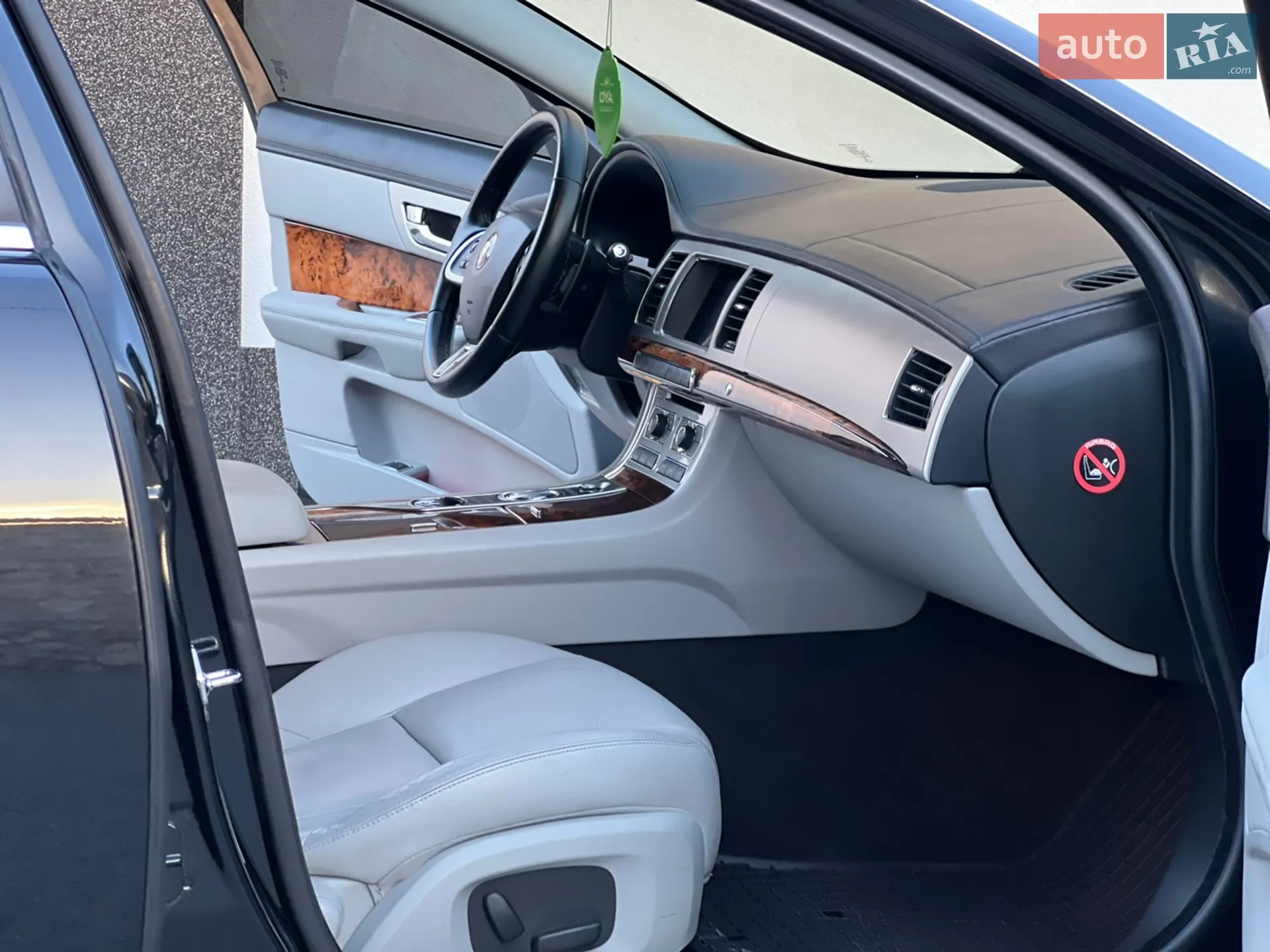 2014 Jaguar XF - мініатюра 32