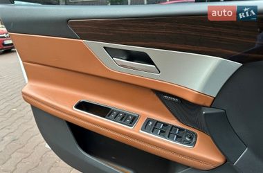 Седан Jaguar XF 2016 в Києві