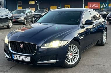 Седан Jaguar XF 2016 в Киеве
