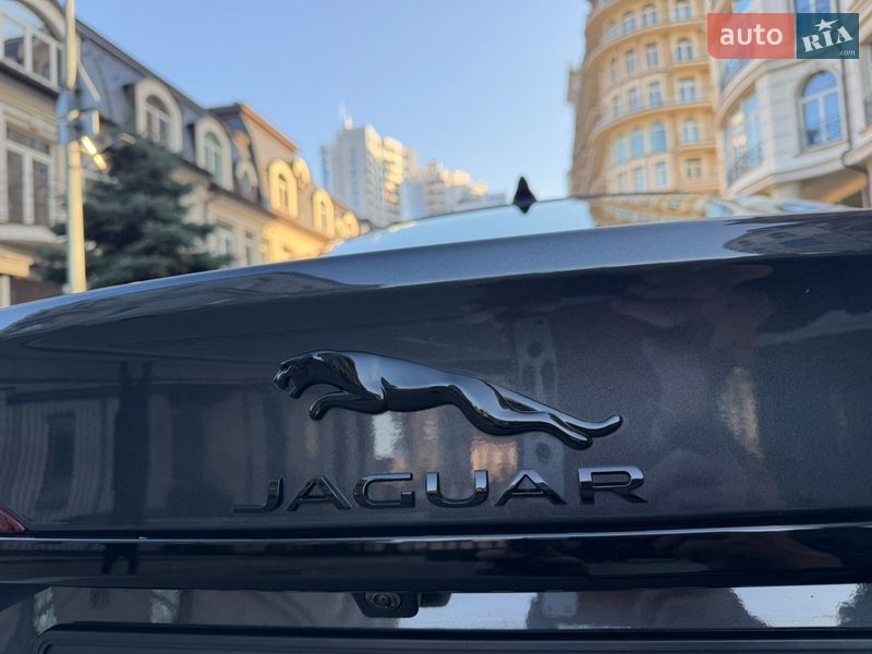 Седан Jaguar XF 2024 в Києві