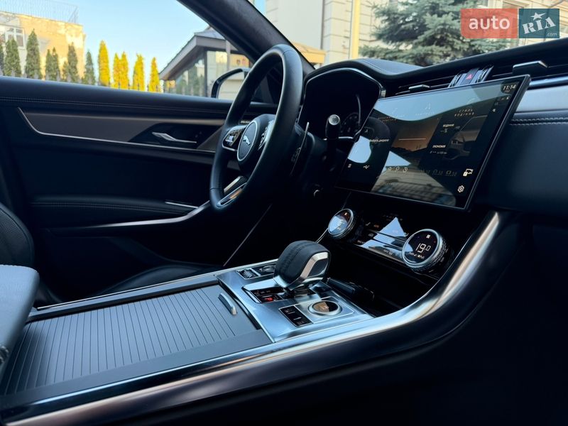 Седан Jaguar XF 2024 в Києві