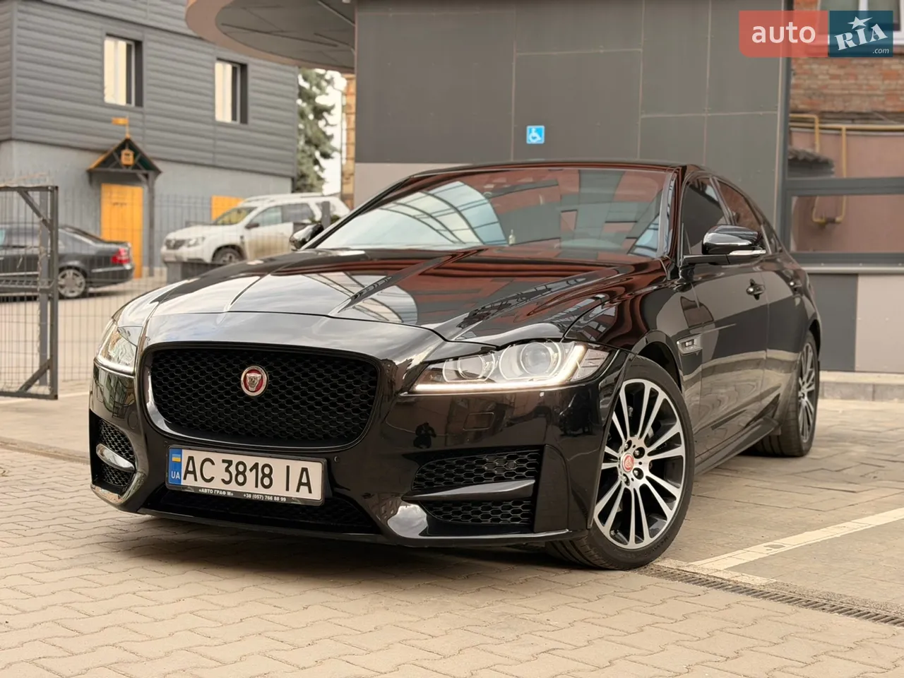 2017 Jaguar XF - мініатюра 18