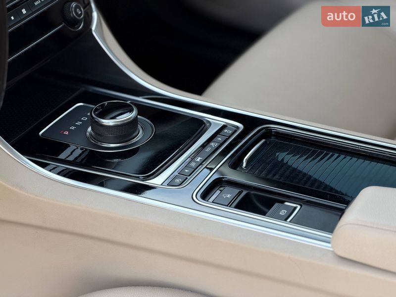 Седан Jaguar XF 2016 в Кривом Роге фото 49 Седан Jaguar XF 2016 в Кривом Роге