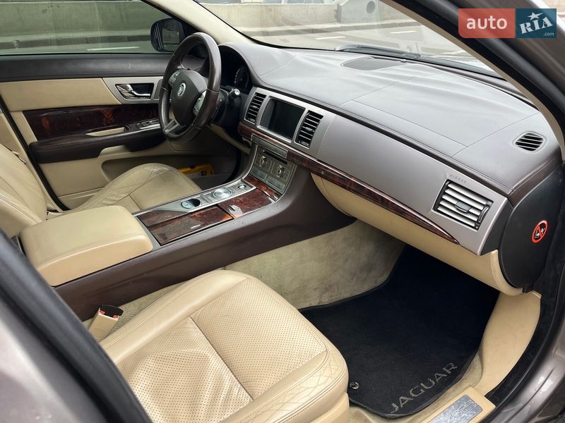 Седан Jaguar XF 2008 в Києві