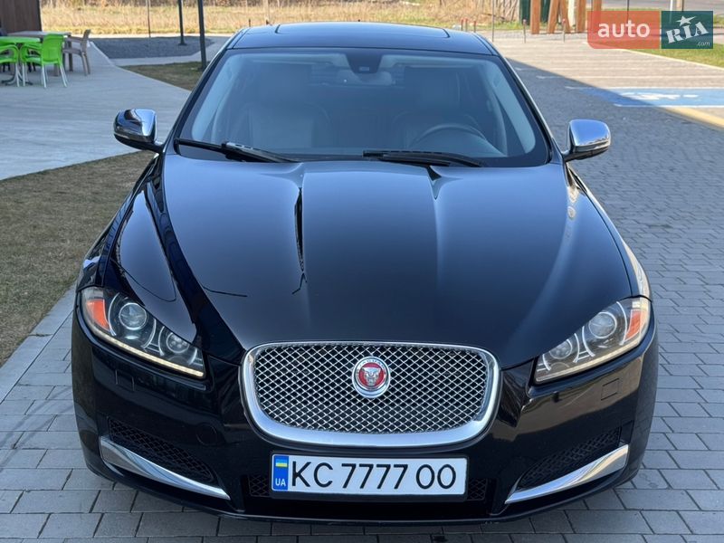 Седан Jaguar XF 2014 в Луцке