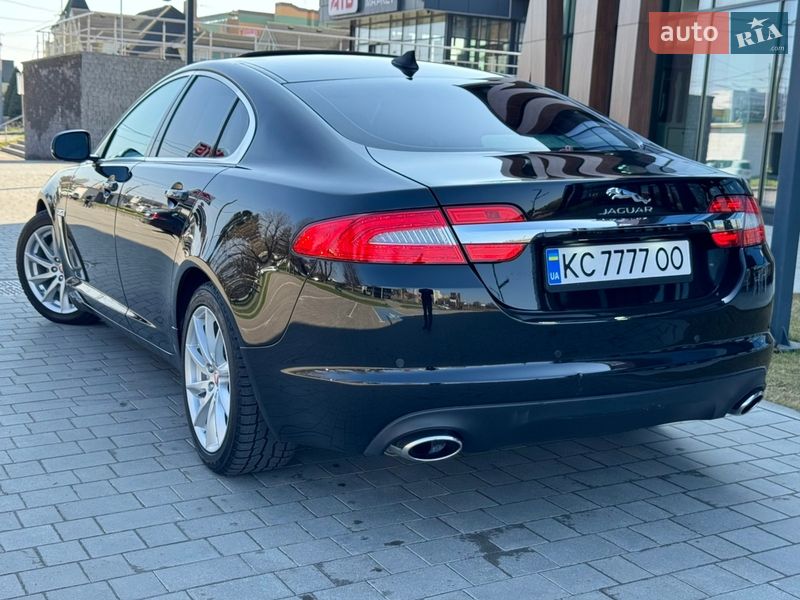 Седан Jaguar XF 2014 в Луцке