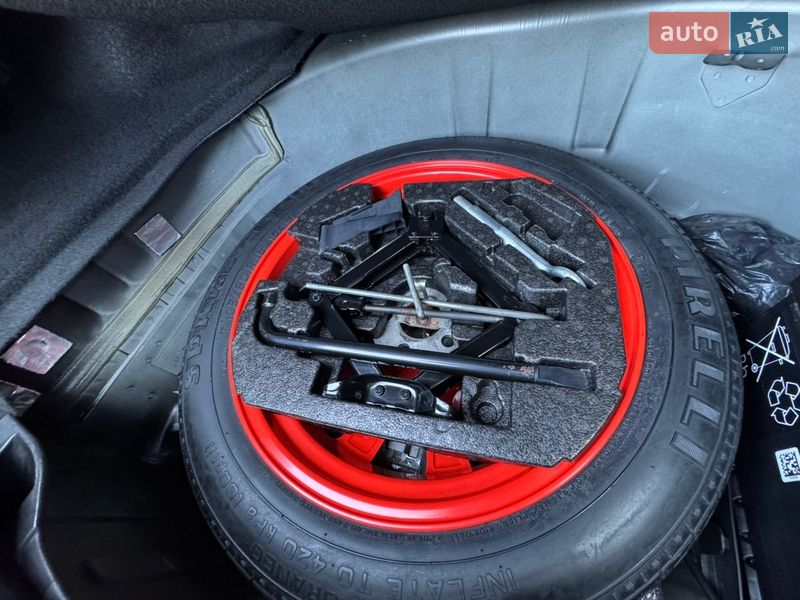 Седан Jaguar XF 2014 в Луцке