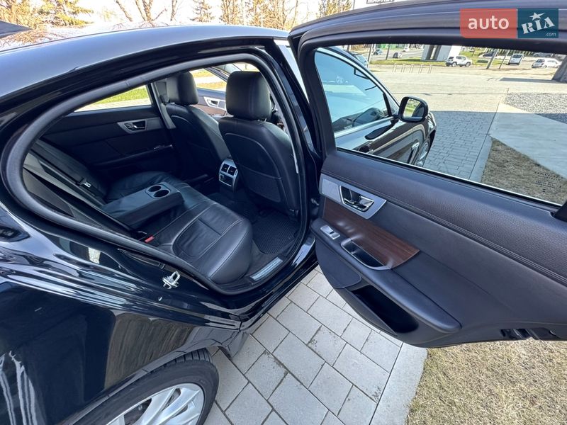 Седан Jaguar XF 2014 в Луцке