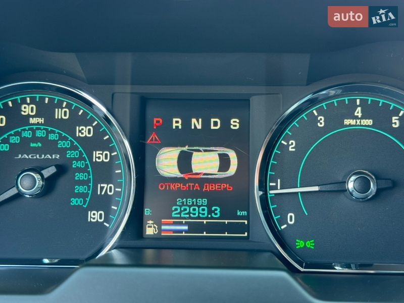 Седан Jaguar XF 2014 в Луцке