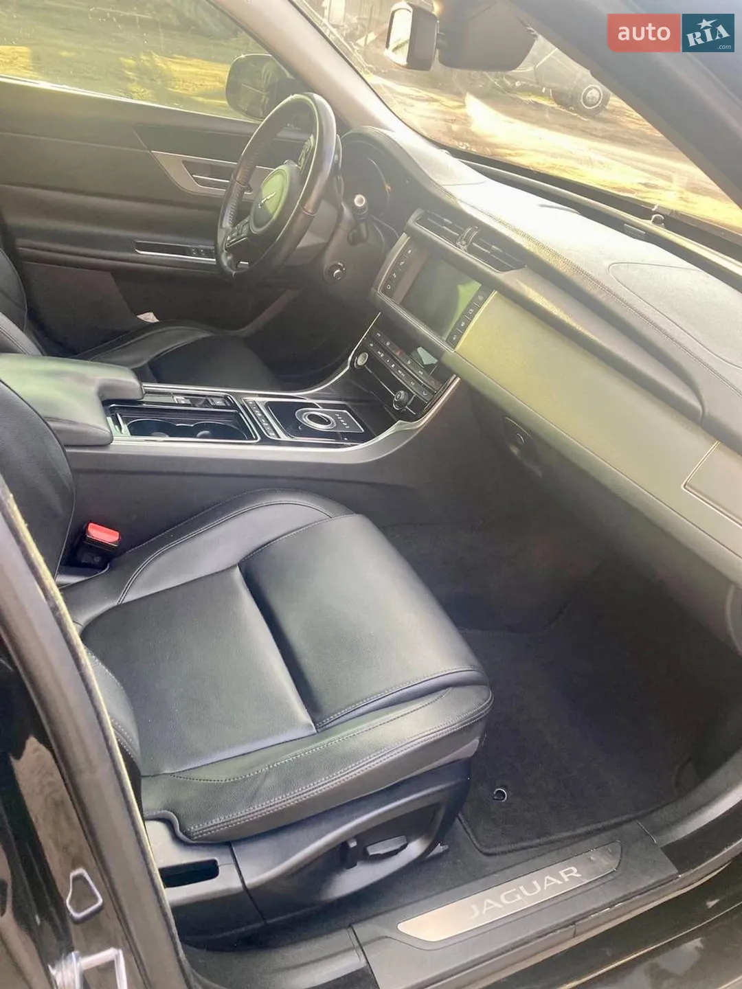 2015 Jaguar XF - мініатюра 8