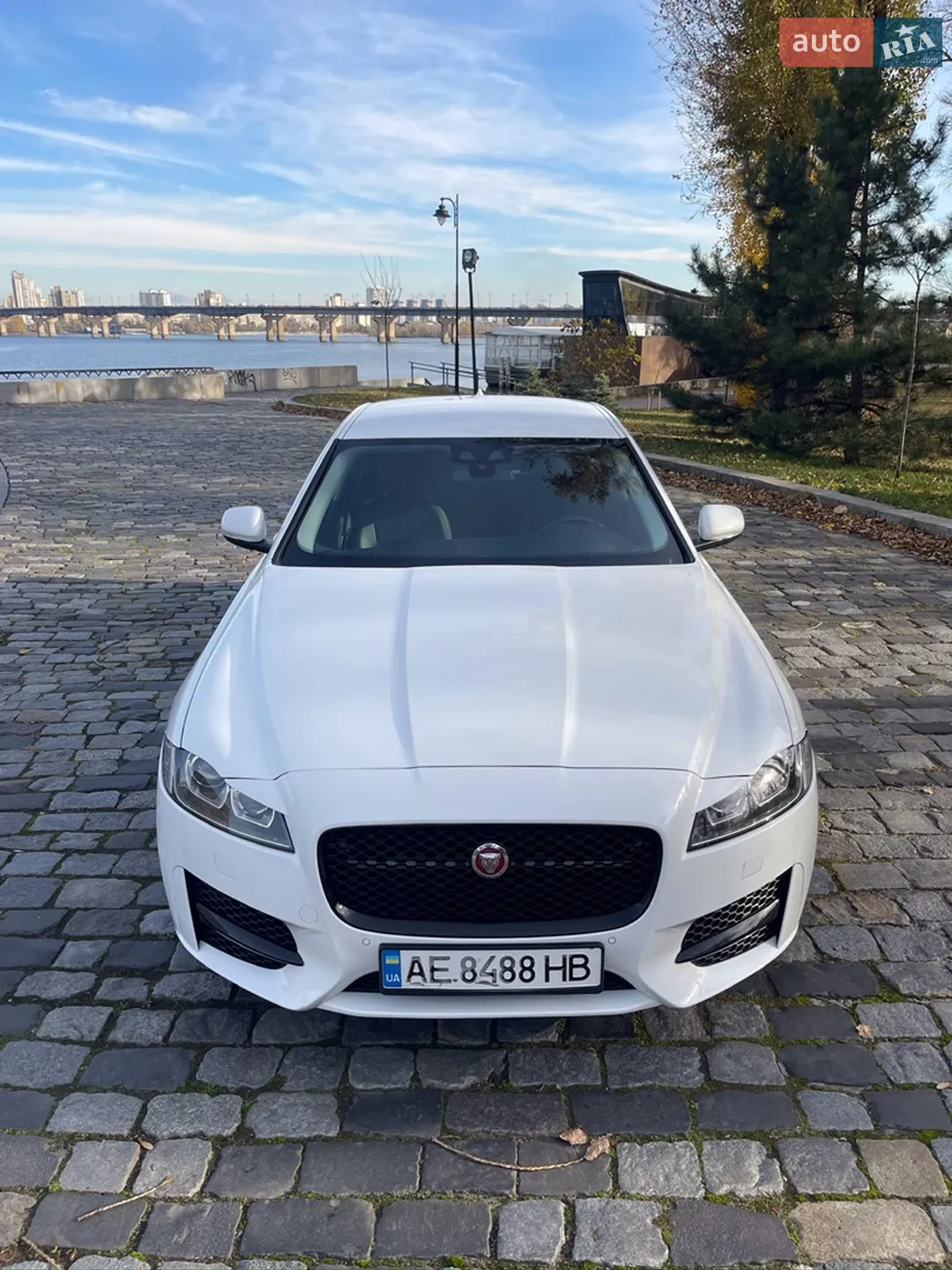 2017 Jaguar XF - мініатюра 2