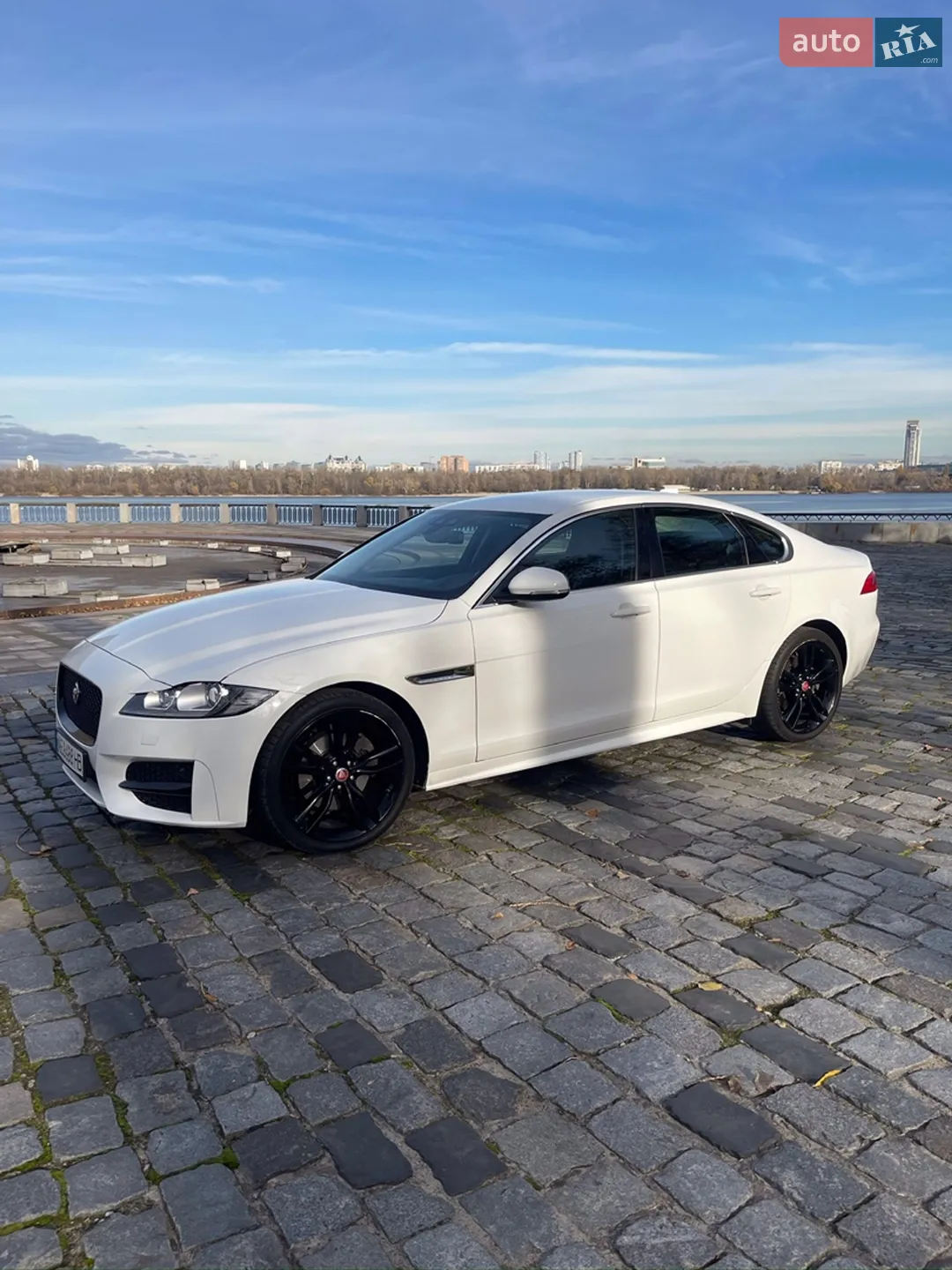 2017 Jaguar XF - мініатюра 4