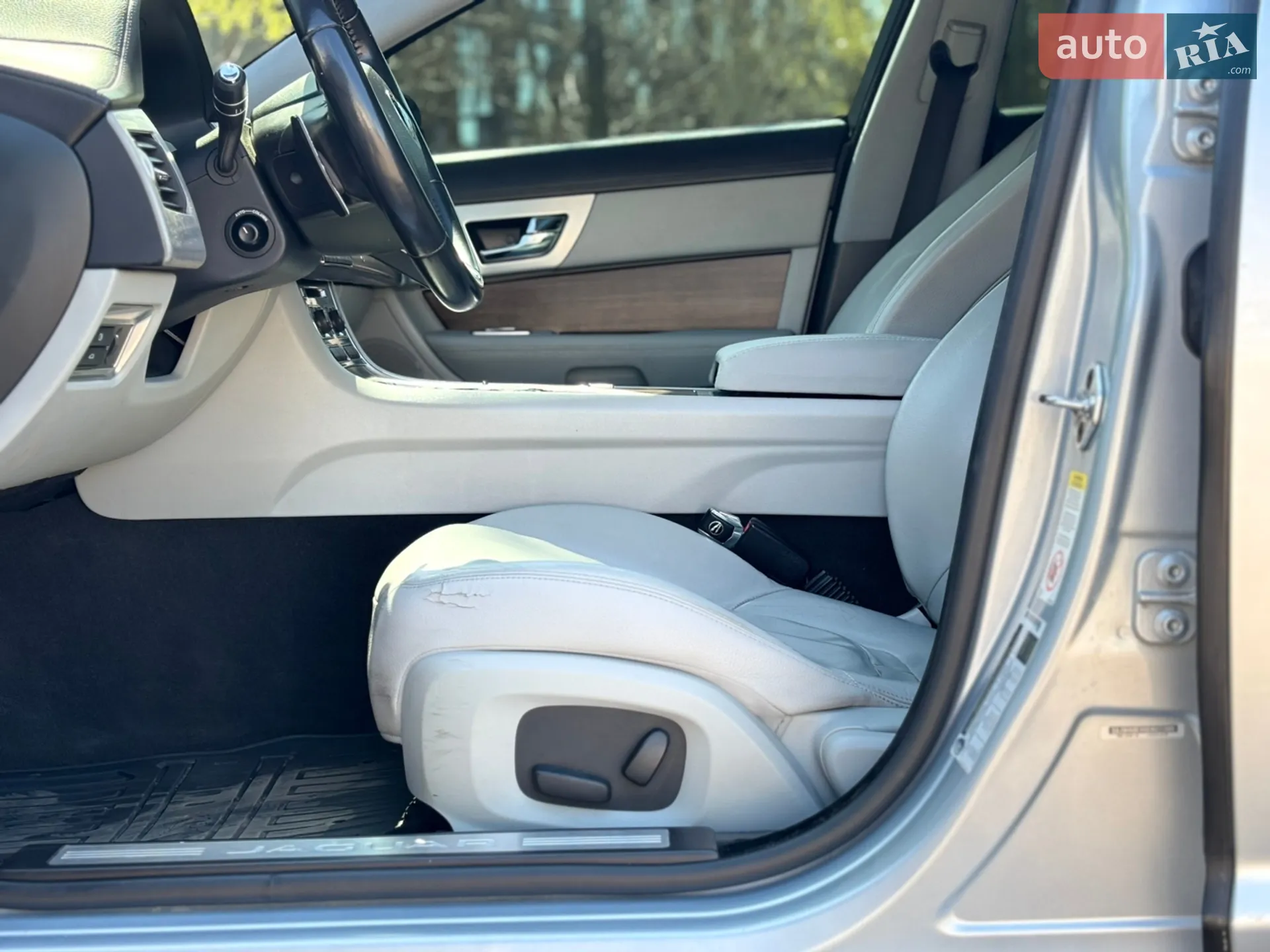2014 Jaguar XF - мініатюра 18