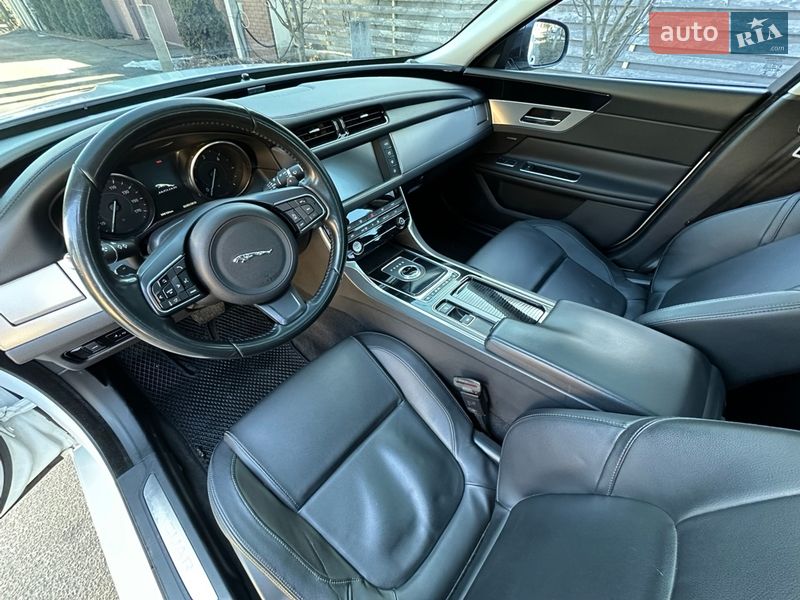 Седан Jaguar XF 2016 в Киеве фото 25 Седан Jaguar XF 2016 в Киеве